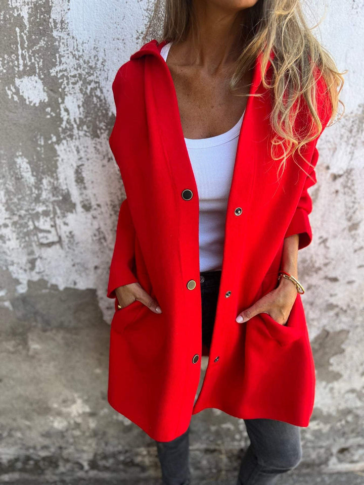 Adriana – Strickjacke mit Knöpfen und Kapuze