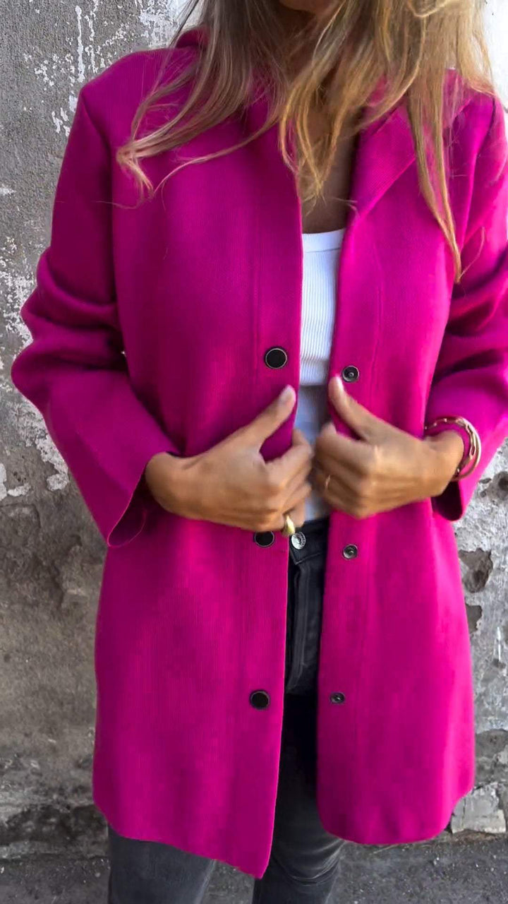 Adriana – Strickjacke mit Knöpfen und Kapuze